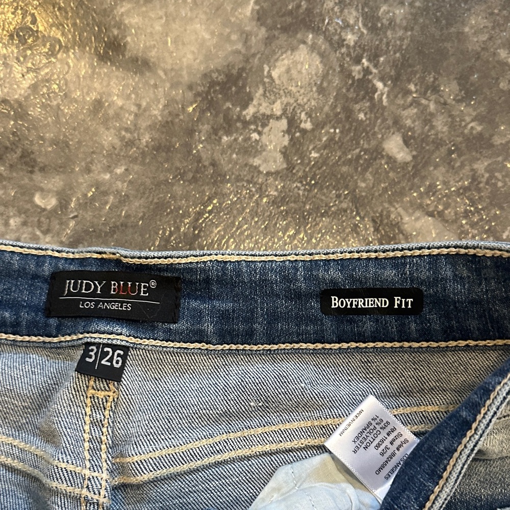 Judy Blue Light Wash Skinny Jeans - Picture 2 of 3
